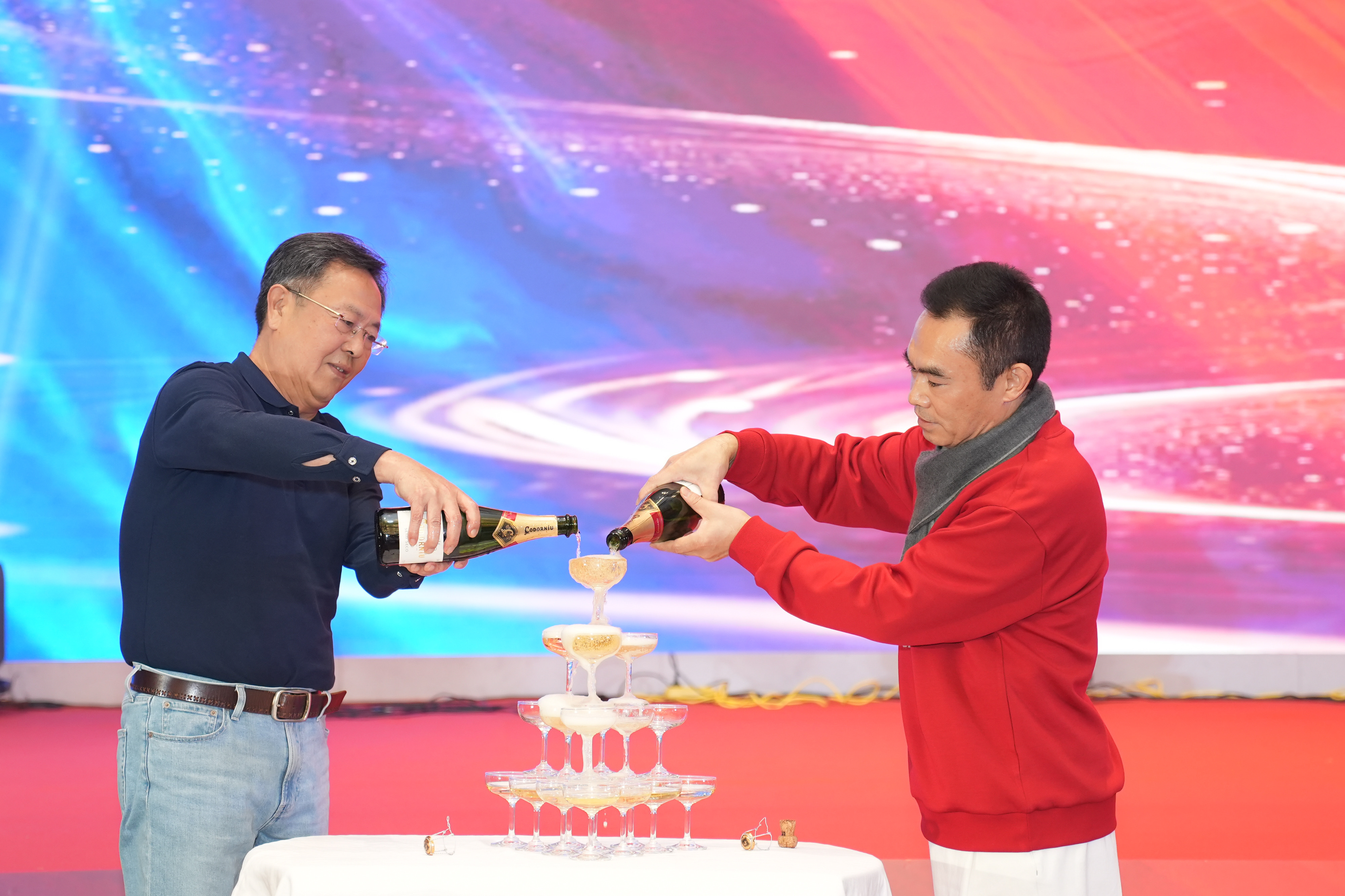 年会的每一幕，都是我们共同的珍藏